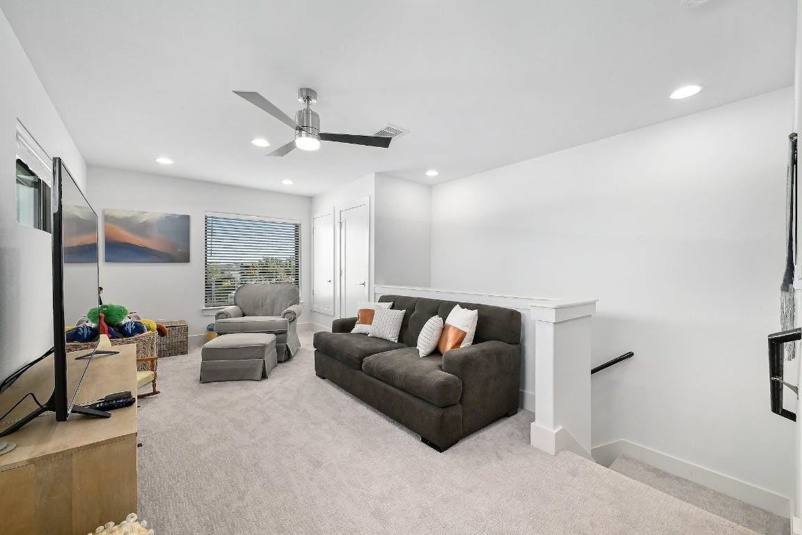 2050 Lohmans Spur Road