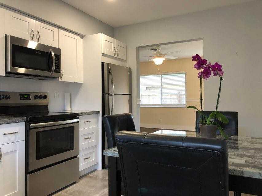 118 Northeast 4th Avenue #118