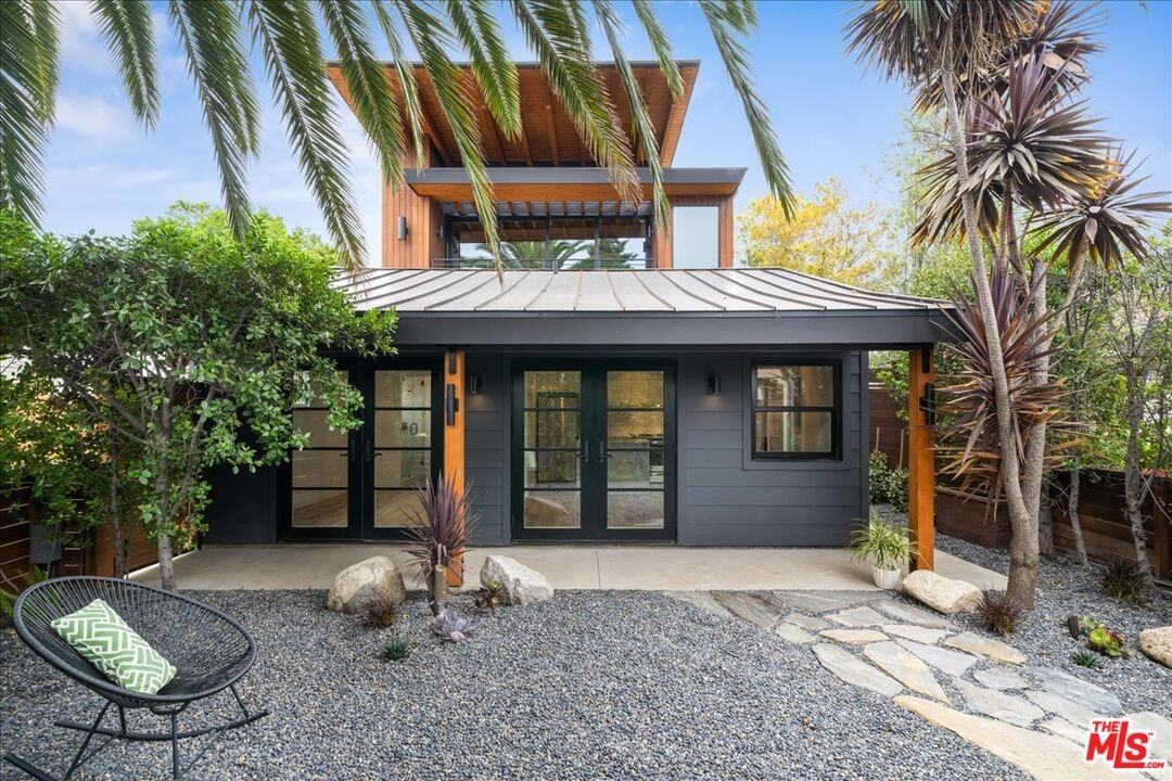 4027 Moore Street #4027