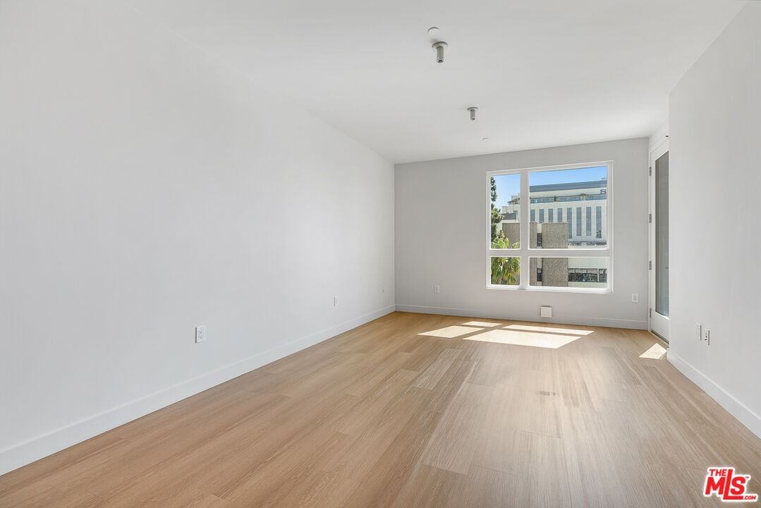 10601 Washington Blvd #10601-405 - Photo 5 of 27