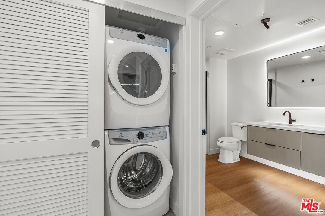 10601 Washington Blvd #10601-405 - Photo 6 of 27