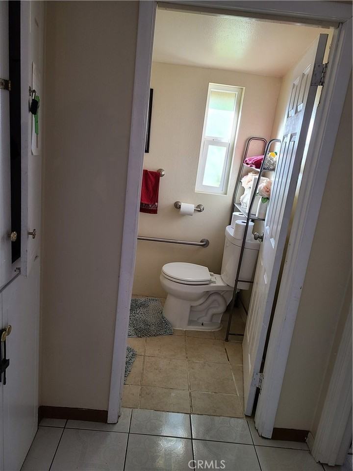 11685 Holmes Ave #11685 - Photo 5 of 34