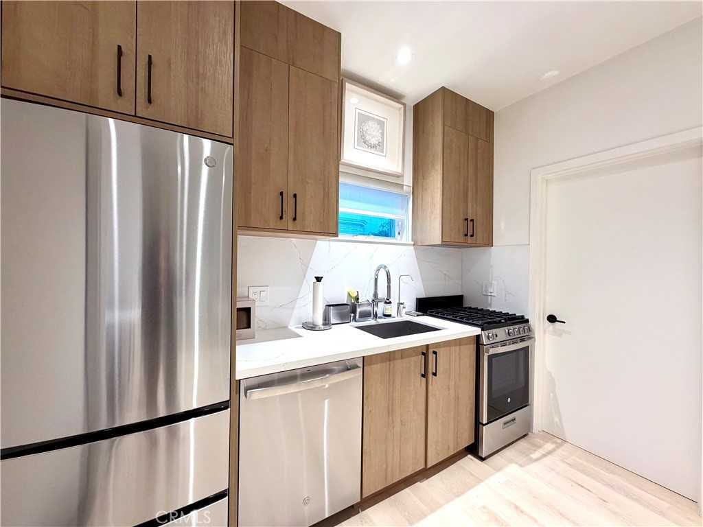 8328 Beverly Dr #8328A - Photo 7 of 9