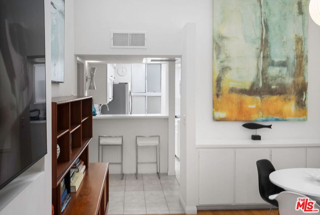 943 12th Street #943-7 - Photo 7 of 25