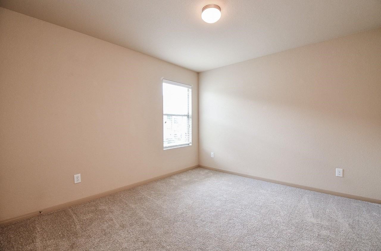 20510 Hawkins Manor Ln #20510 - Photo 3 of 32