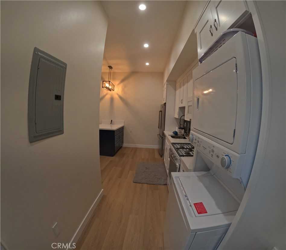 12329 Oxford Ave #12329 - Photo 5 of 6