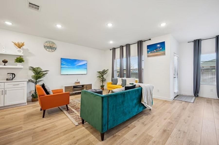 2616 Ontario Dr #2616 - Photo 5 of 21