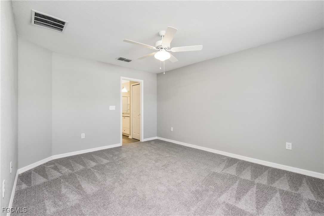 621 Northwest 37th Place #621 - Photo 4 of 16