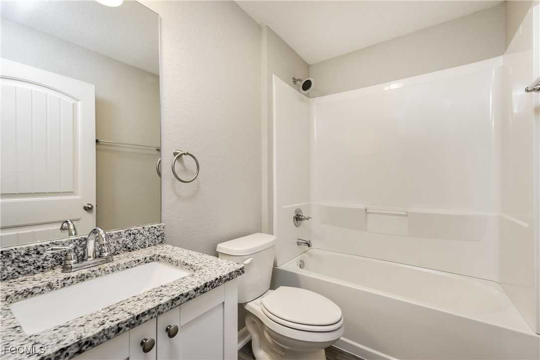 621 Northwest 37th Place #621 - Photo 7 of 16