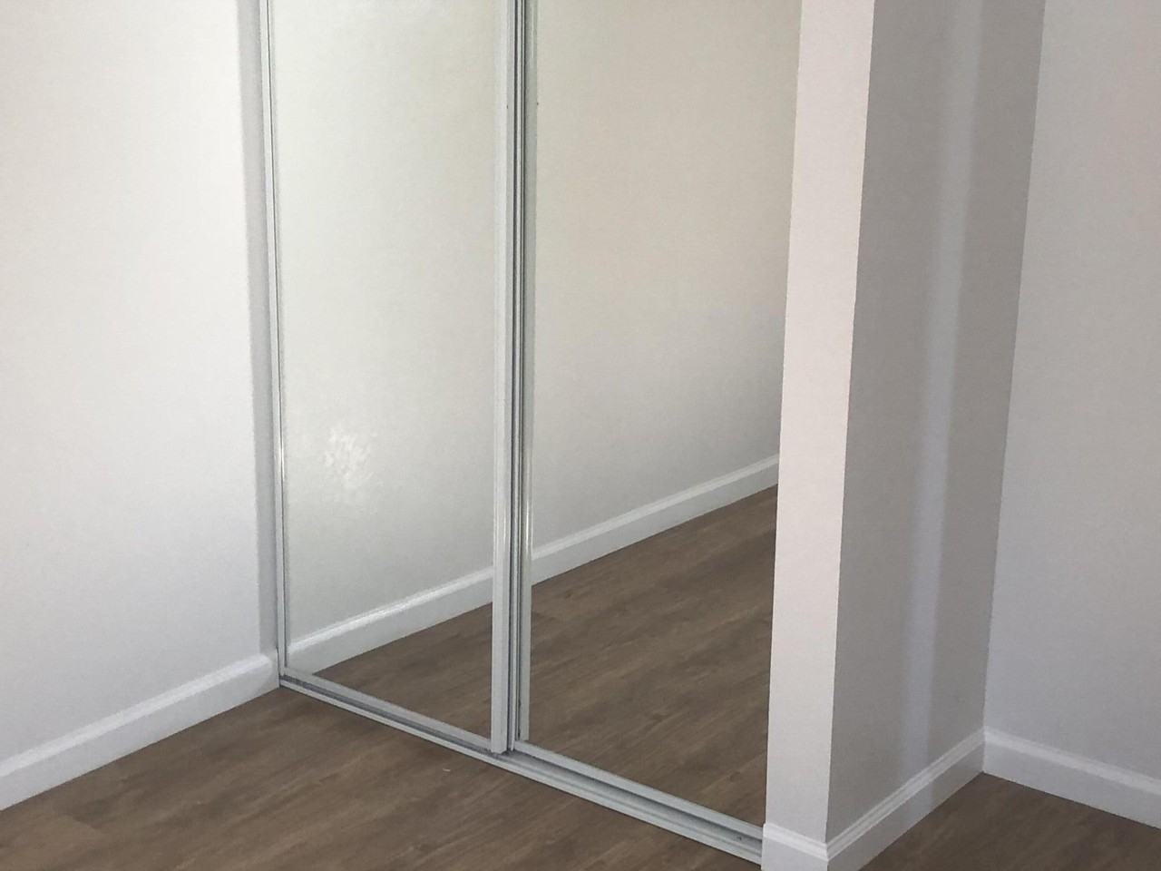 809 Bath St #809-811 - Photo 5 of 13