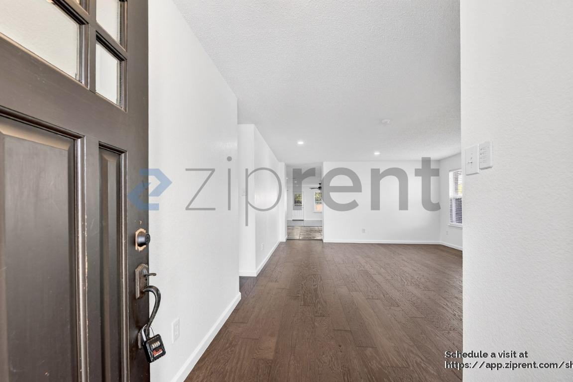 1117 Beeblossom Dr - Photo 5 of 30