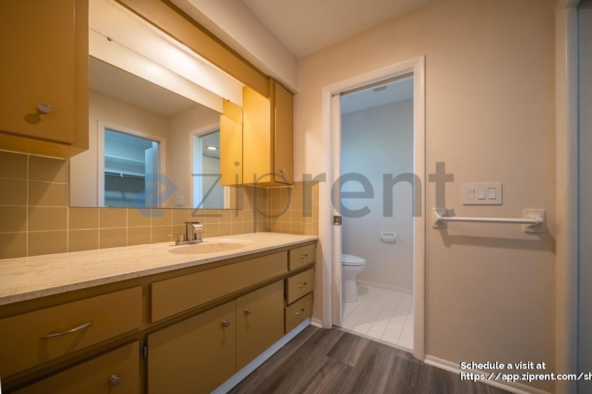 468 Laurencin Dr - Photo 7 of 27