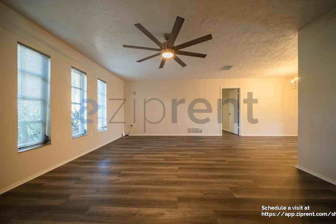 468 Laurencin Dr - Photo 2 of 27