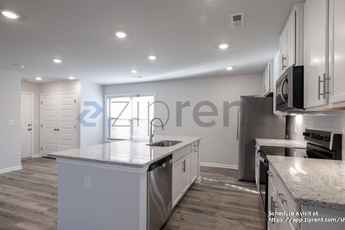 27935 Chalmers Cir - Photo 5 of 14