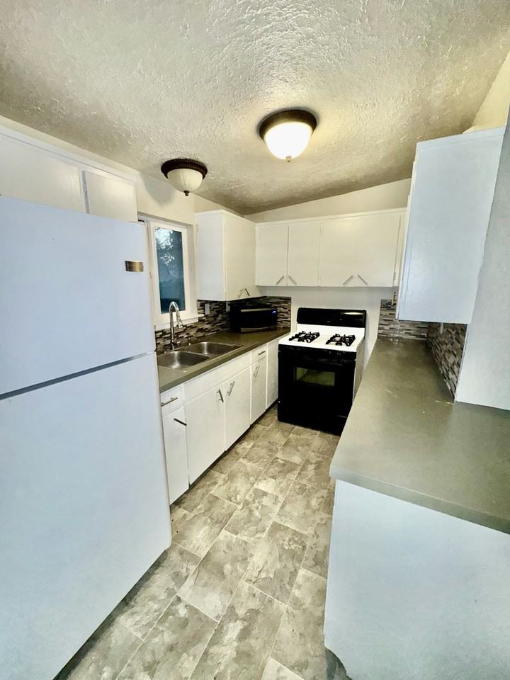 1325 East 5th North - Photo 5 of 13