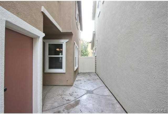 15953 Begonia Avenue - Photo 6 of 13