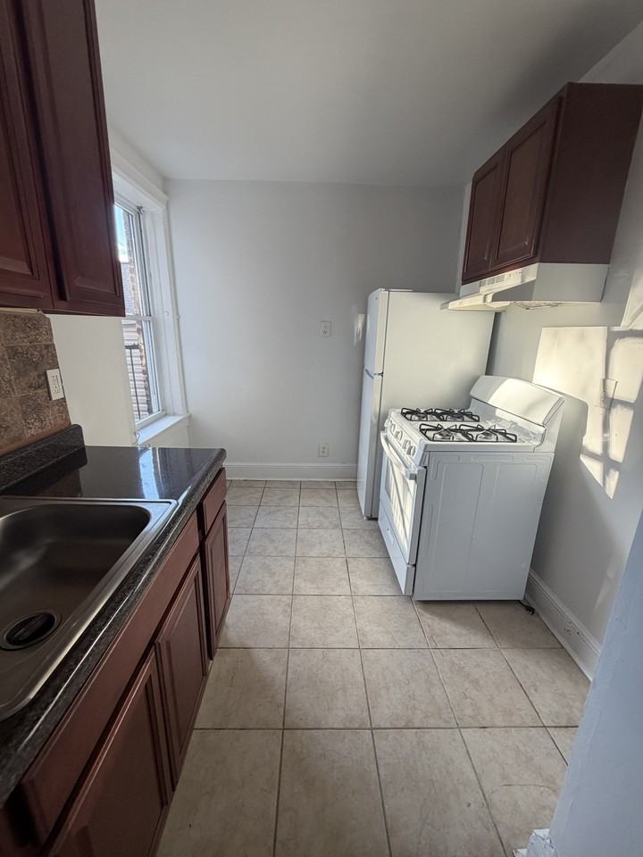 130 W 47th St #32 - Photo 2 of 8