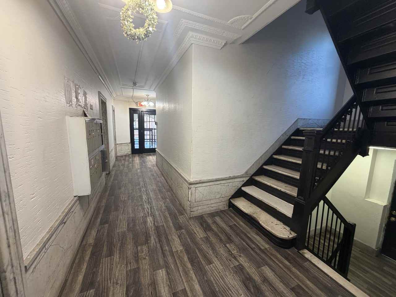 130 W 47th St #32 - Photo 4 of 8