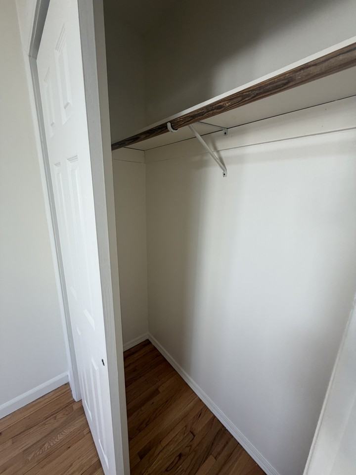 175 W 48th St #7 - Photo 3 of 8