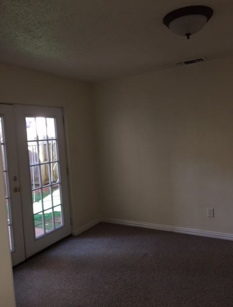 421 San Mateo Dr #NA - Photo 4 of 19