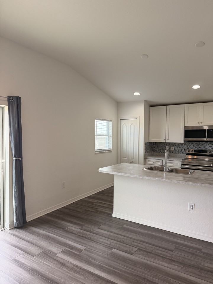 281 Arbuthnot St #NA - Photo 7 of 50