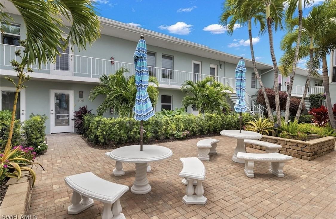 685 12th Ave S #1 - Photo 2 of 17