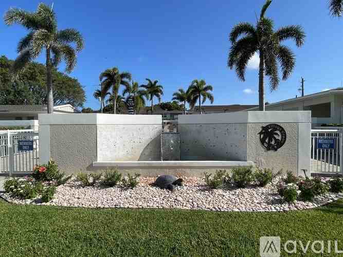 685 12th Ave S #1 - Photo 4 of 17