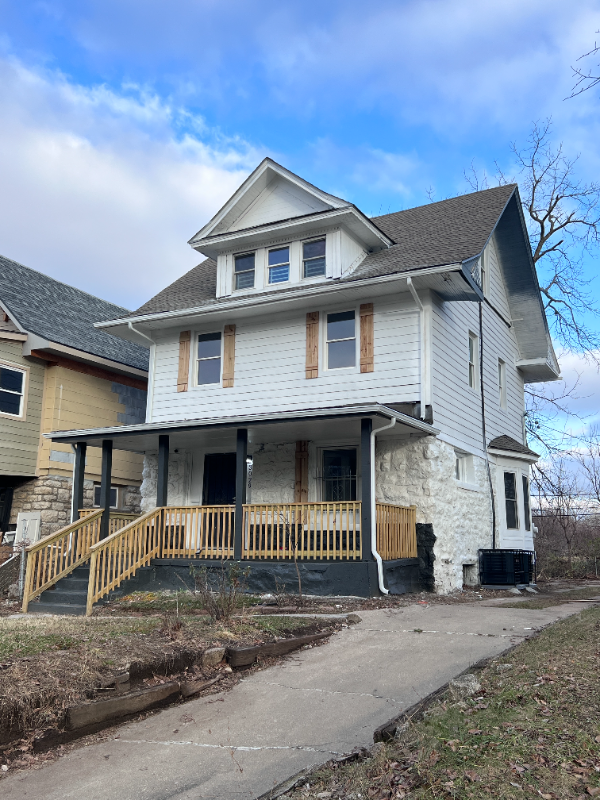 3029 Woodland Ave - Photo 2 of 16