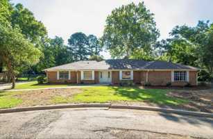 featured image of 102 Friars Cove