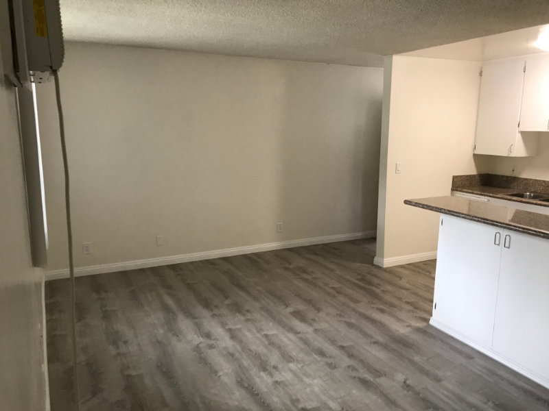 13059 Oxnard St #104 - Photo 5 of 11