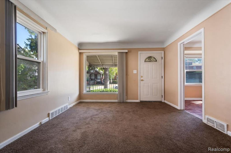 14301 Freeland Street - Photo 2 of 12