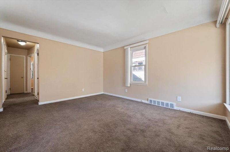 14301 Freeland Street - Photo 3 of 12