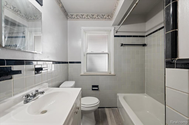 14301 Freeland Street - Photo 7 of 12