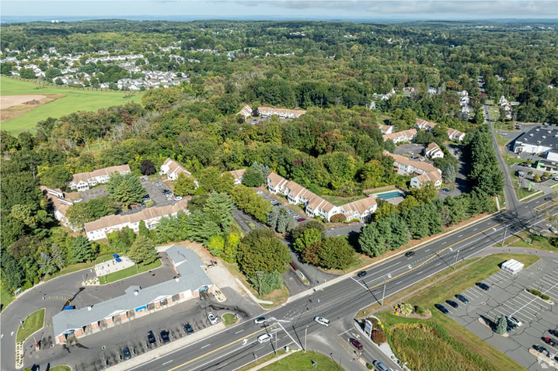 401 Talcottville Rd - Photo 3 of 6