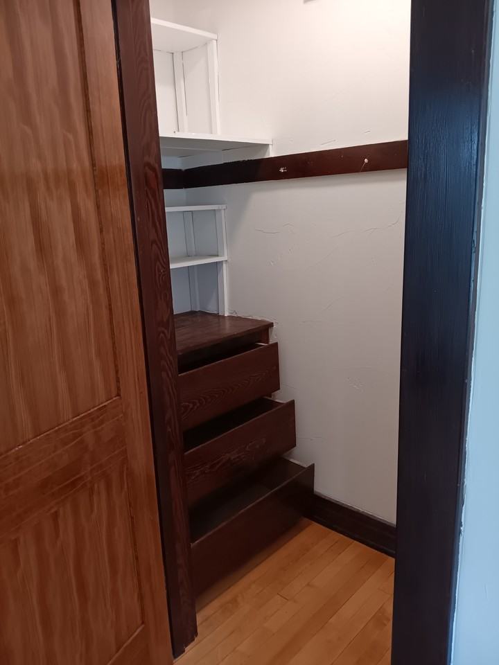 ID - 200 S Main St - LB - Photo 2 of 7