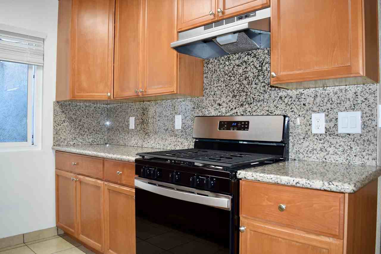 313 East Providencia Avenue - Photo 6 of 20