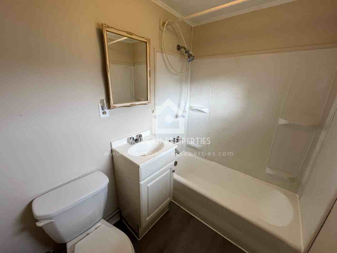 123 FRANKLIN ST #B PENDLETON - Photo 4 of 5