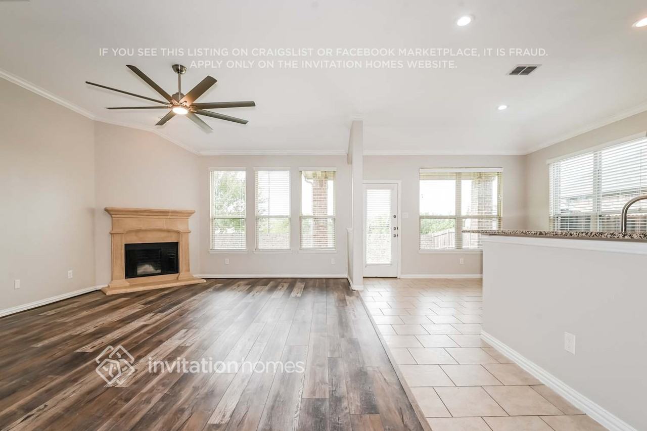 138 Cameron Dr - Photo 3 of 16