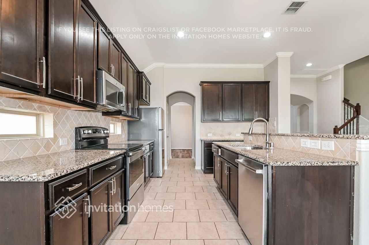 138 Cameron Dr - Photo 6 of 16