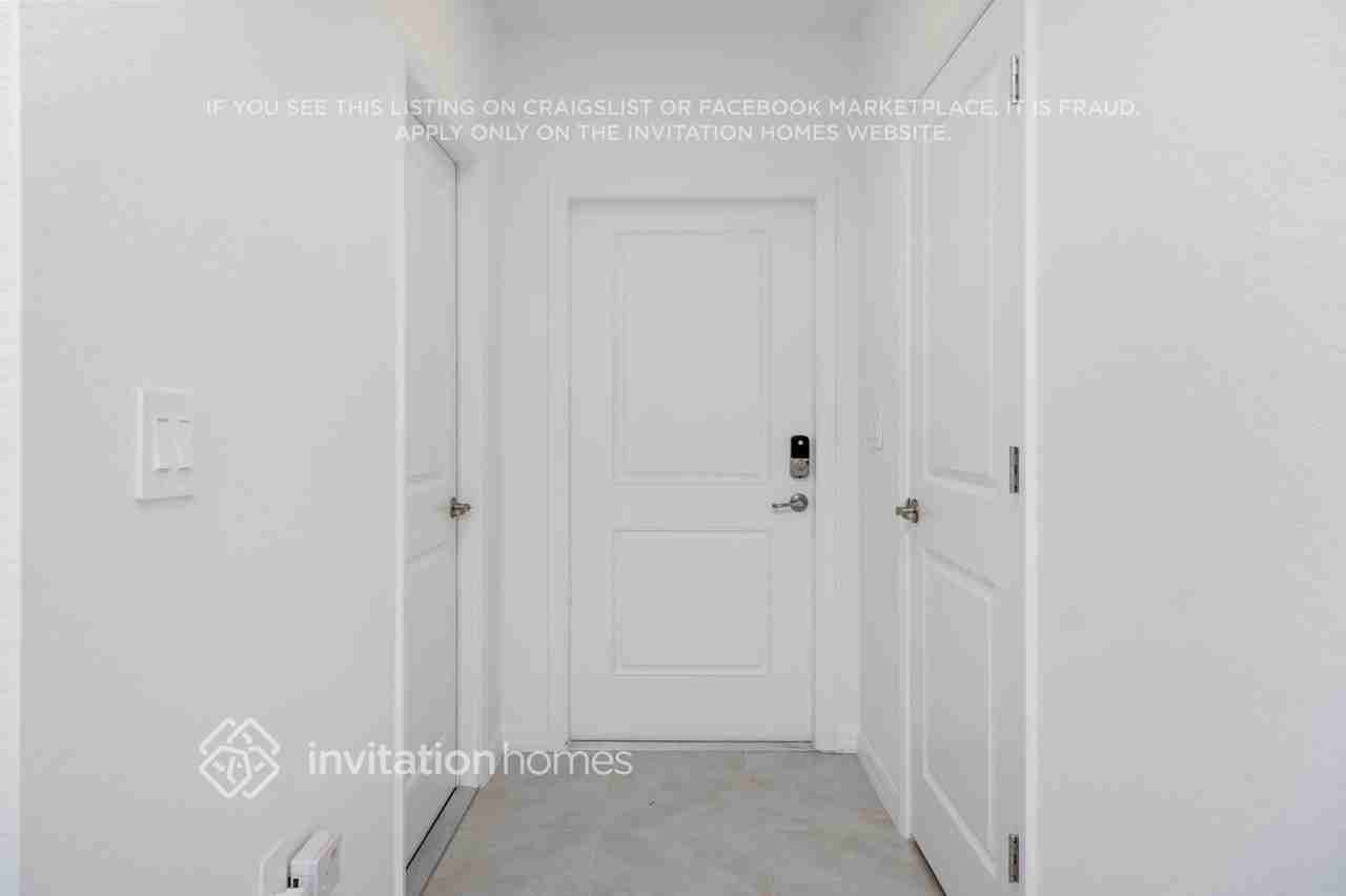 2596 Riverfield Rd - Photo 3 of 33