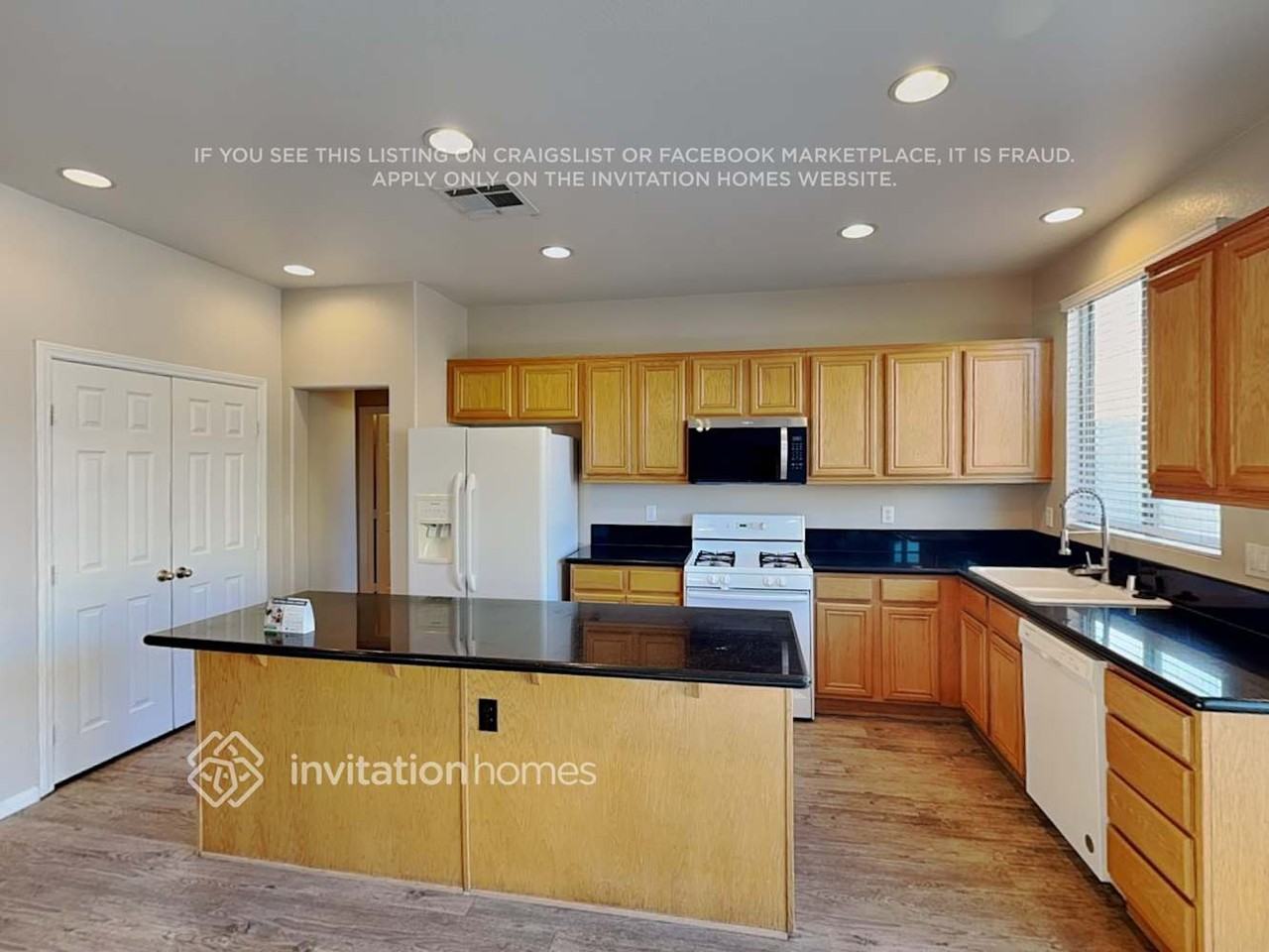 7394 Longhorn Lodge Ave - Photo 7 of 23