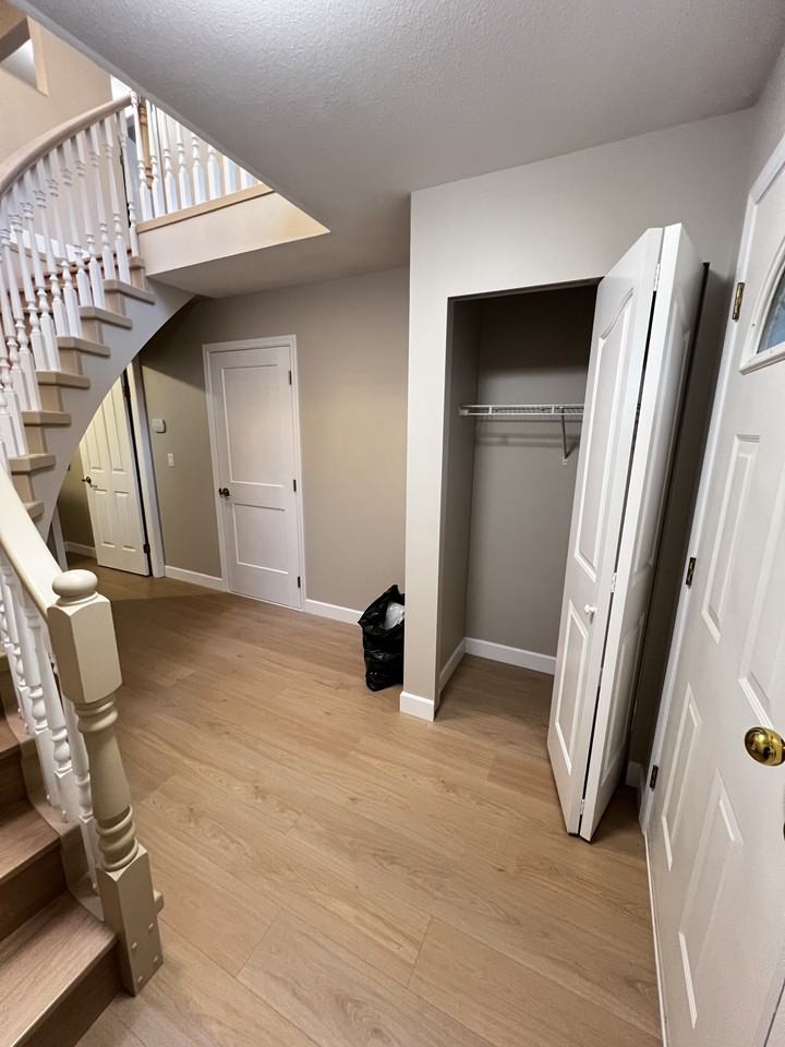 Sprott St & Godwin Ave - Photo 3 of 23