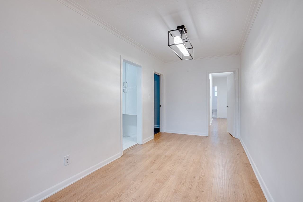 104 Gloucester Grove #2 - Photo 2 of 9