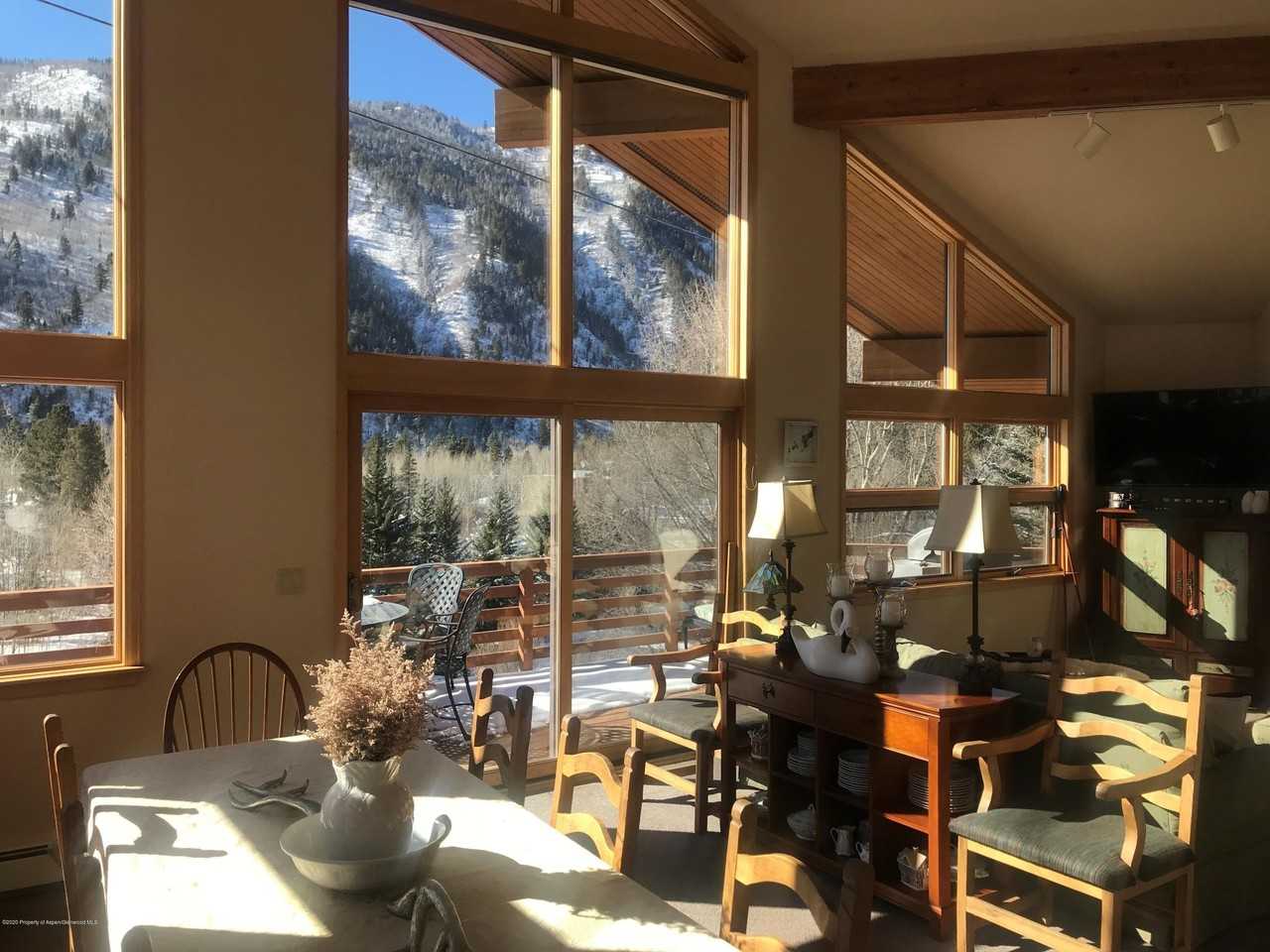 368 E Lupine Dr - Photo 4 of 11