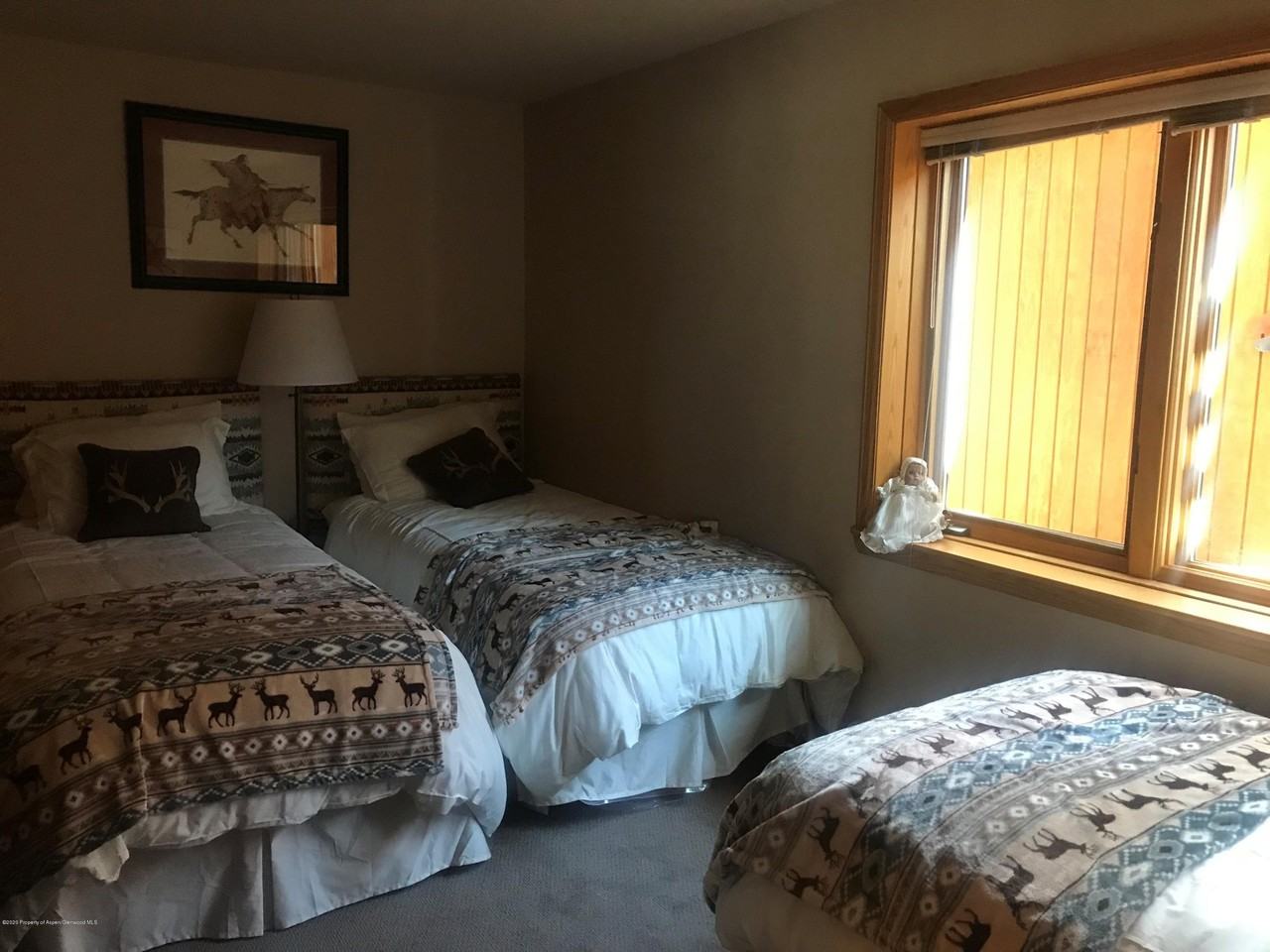 368 E Lupine Dr - Photo 5 of 11