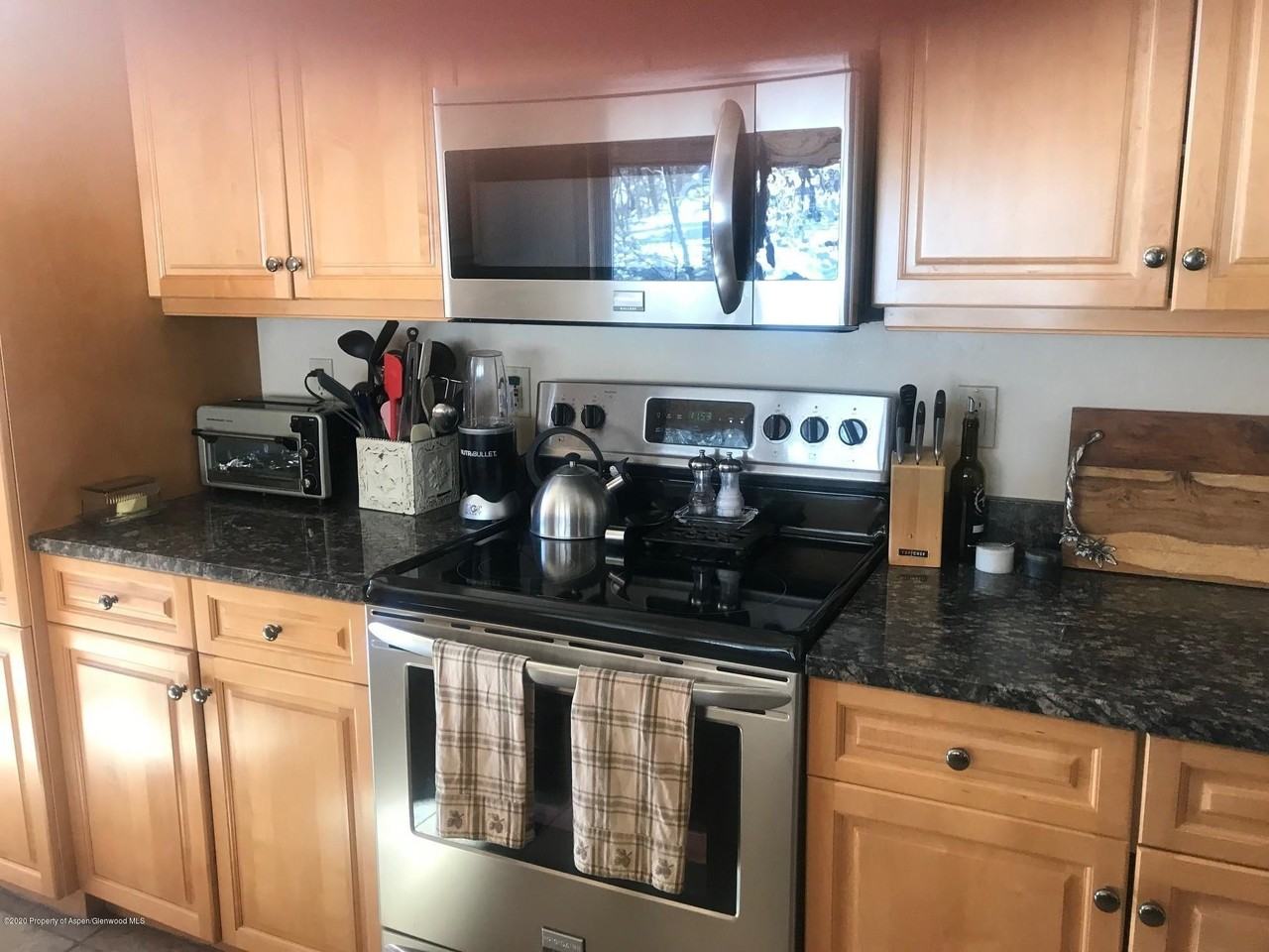 368 E Lupine Dr - Photo 6 of 11