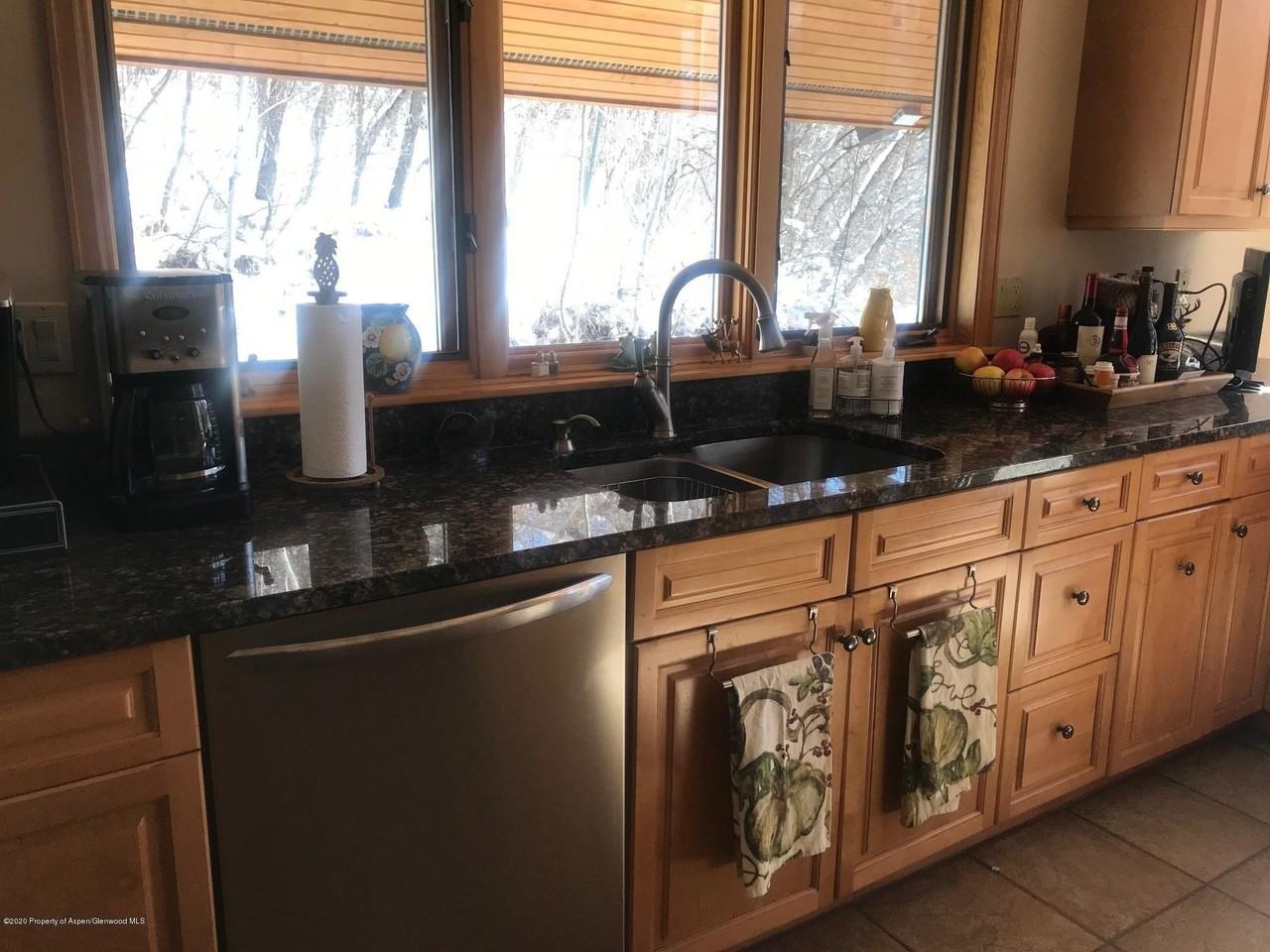 368 E Lupine Dr - Photo 7 of 11