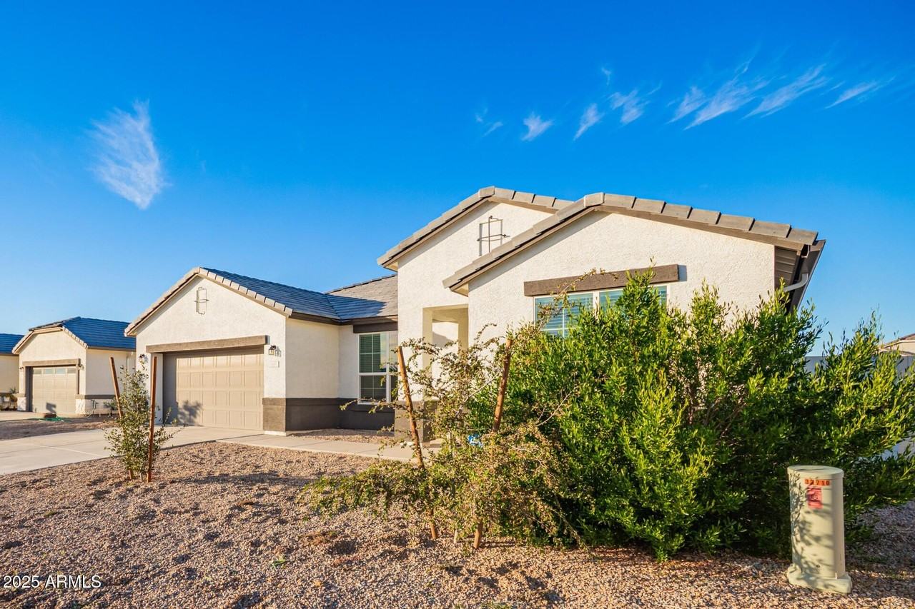 37728 West San Capistrano Avenue - Photo 6 of 41