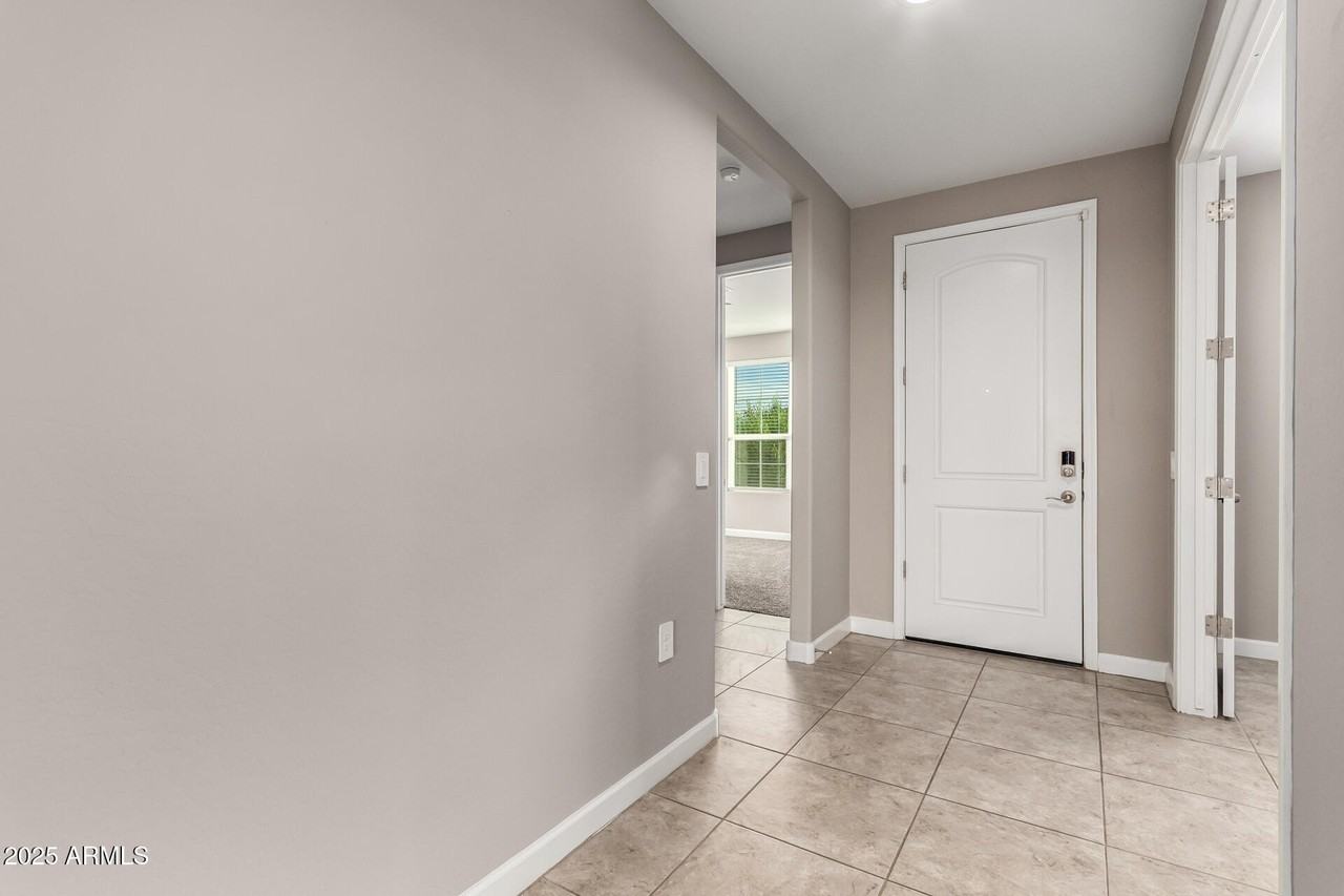 37728 West San Capistrano Avenue - Photo 7 of 41