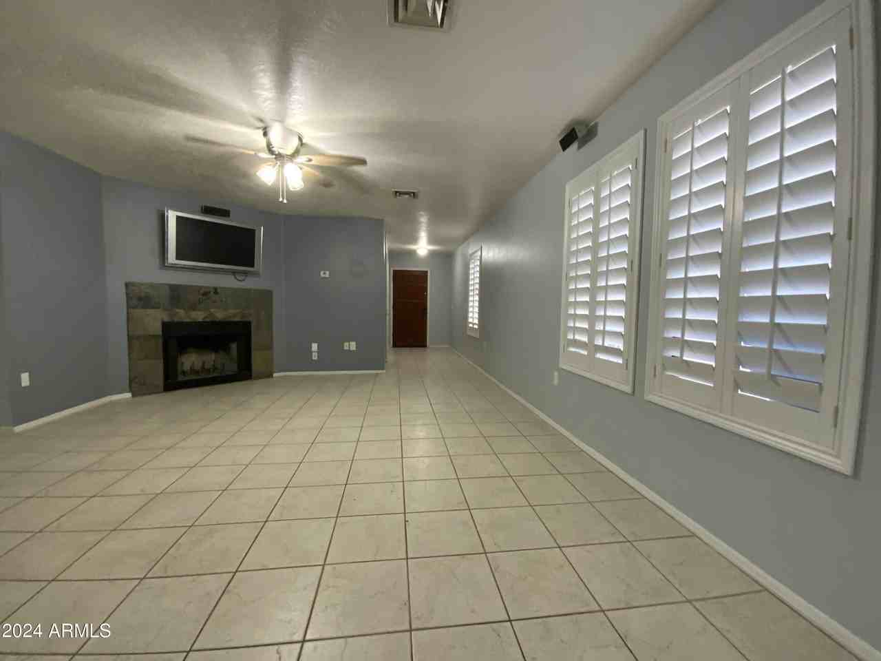 1513 E Mineral Rd - Photo 3 of 39